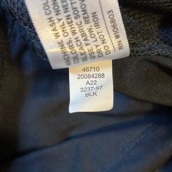 Duluth Trading Co Dry on the Fly Improved Capris - Black - Picture 16 of 16